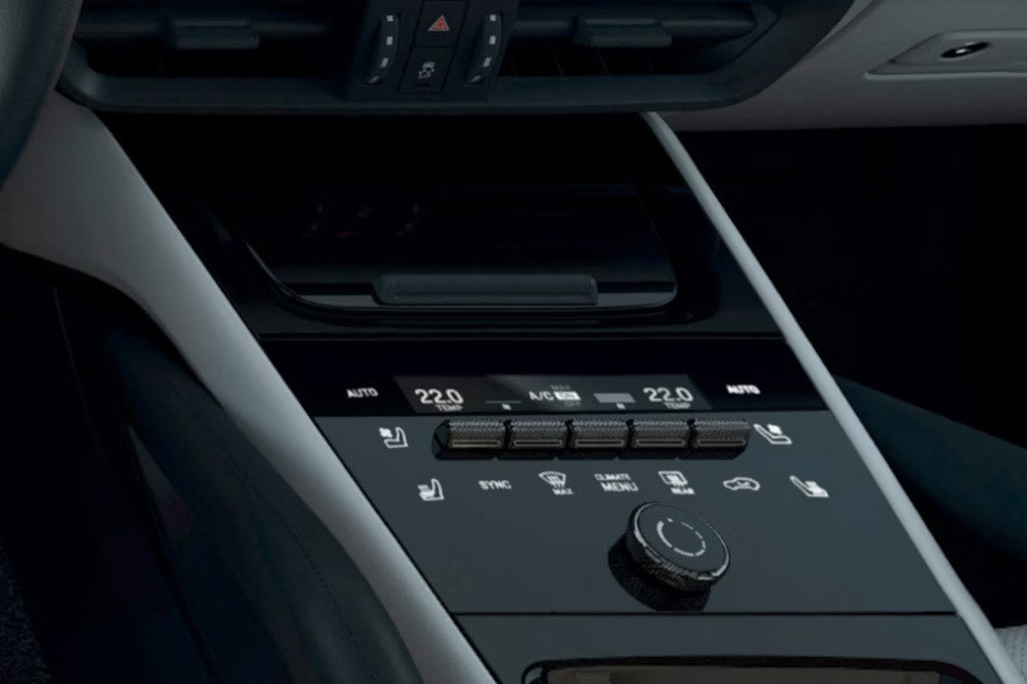 Center Controls of Porsche Cayenne Center Controls of Porsche Cayenne