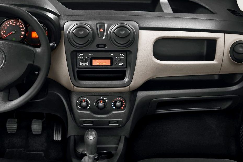 Front AC Controls of Renault Dokker Van Front AC Controls of Renault Dokker Van