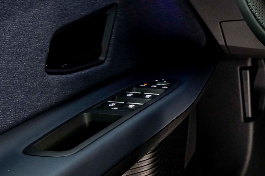رينو 4 Drivers Side In Side Door Controls رينو 4 Drivers Side In Side Door Controls