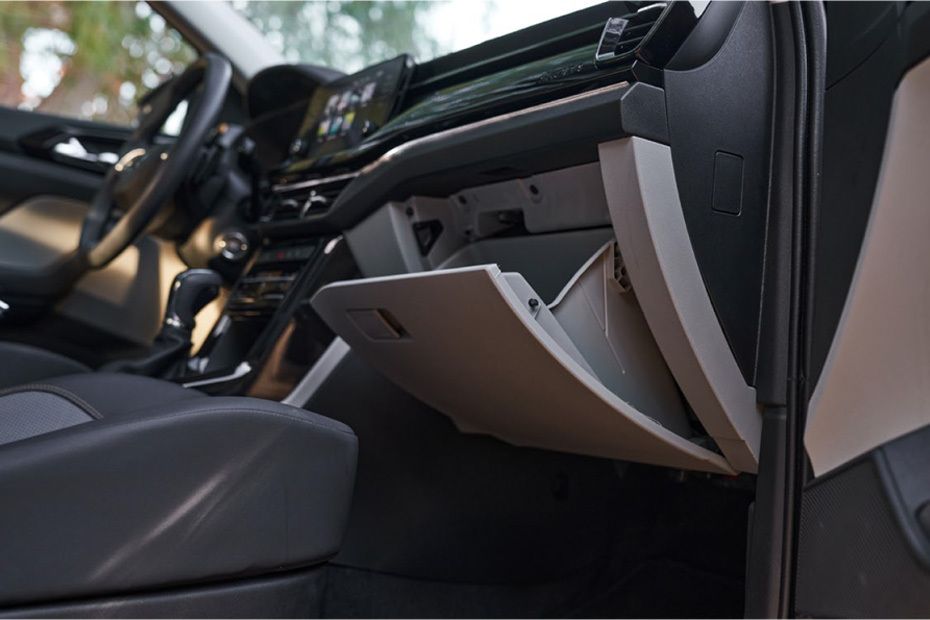 Skoda Kushaq Glove Box Open Skoda Kushaq Glove Box Open