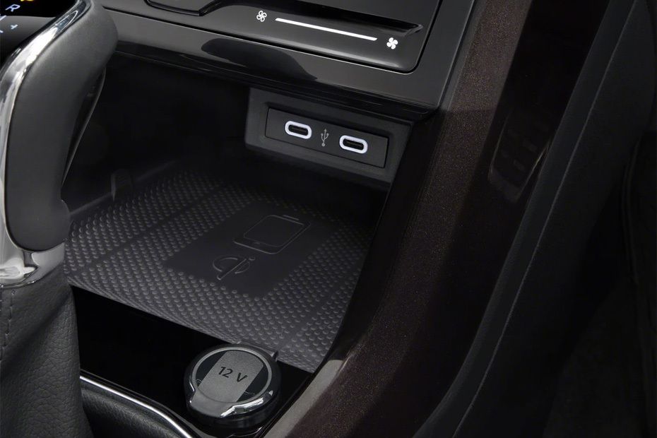 Power Accessories Outlet View of Skoda Kushaq Power Accessories Outlet View of Skoda Kushaq