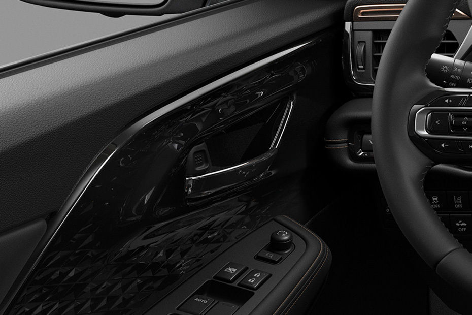 door handle interior of سوزوكي أكروس