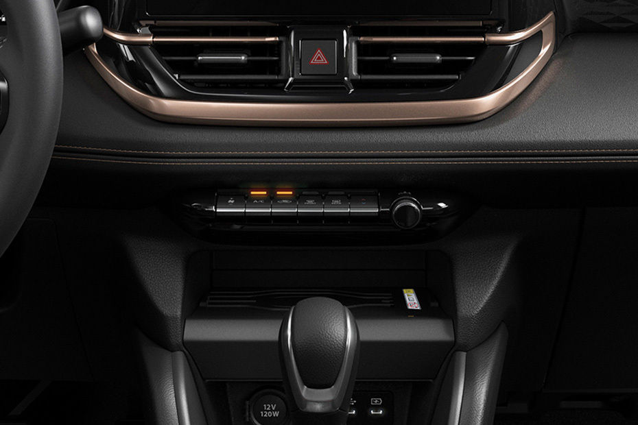 Front AC Controls of سوزوكي أكروس
