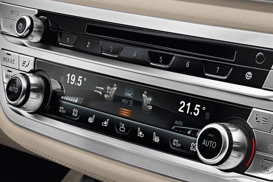 Front AC Controls of بي إم دبليو 6 Series Gran Turismo Front AC Controls of بي إم دبليو 6 Series Gran Turismo