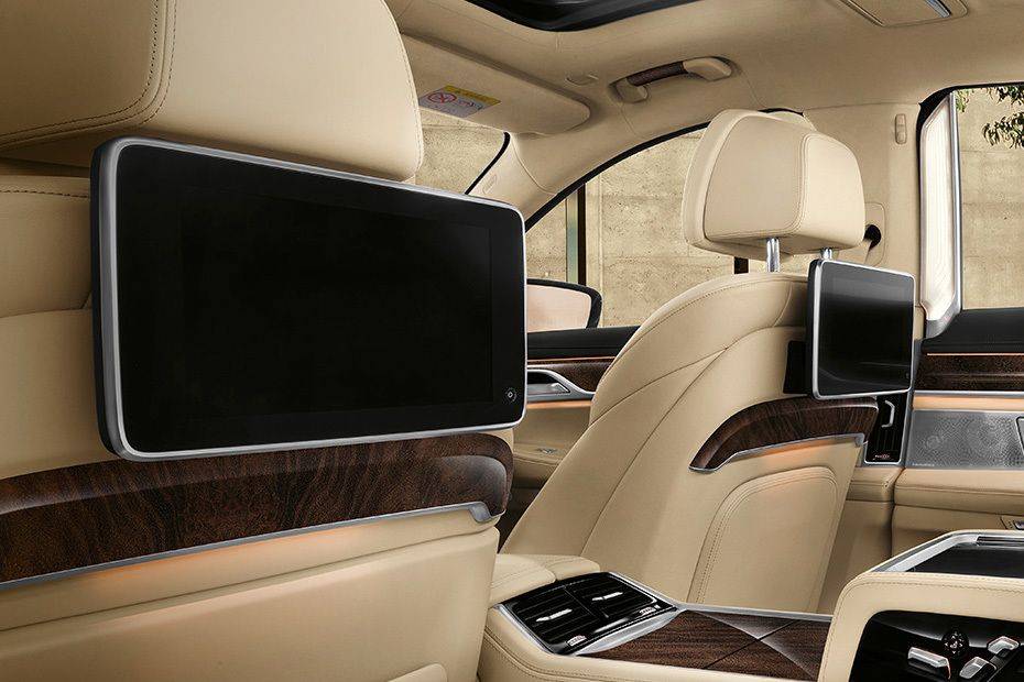Rear Seat Entertainment of بي إم دبليو 6 Series Gran Turismo Rear Seat Entertainment of بي إم دبليو 6 Series Gran Turismo