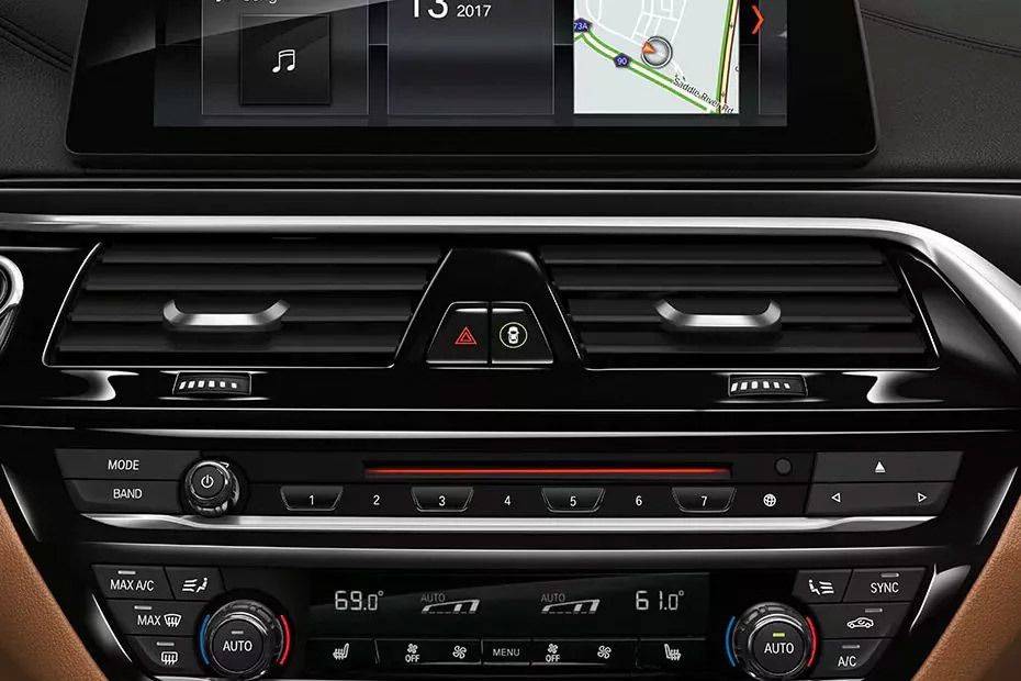 Side AC Controls of بي إم دبليو 6 Series Gran Turismo Side AC Controls of بي إم دبليو 6 Series Gran Turismo