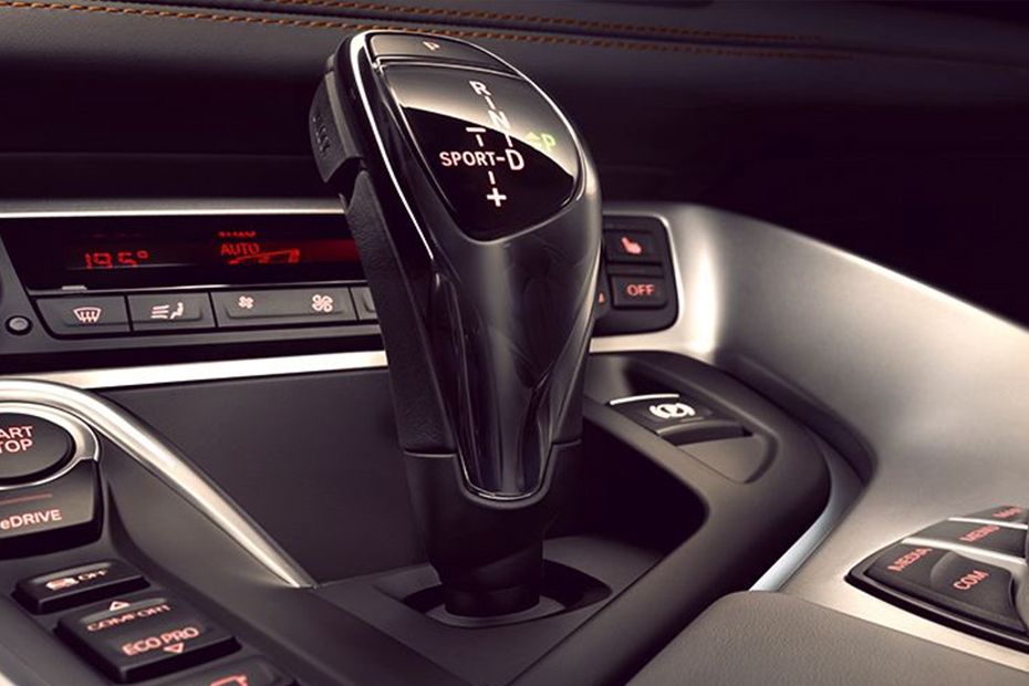 BMW i8 Roadster Gear Shifter