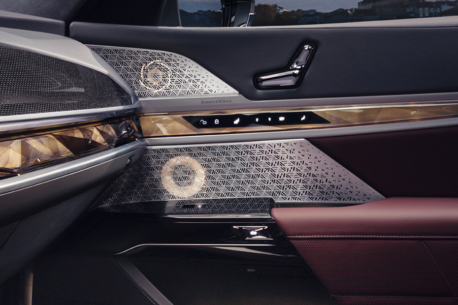 Speakers View of BMW 7 Series Speakers View of BMW 7 Series