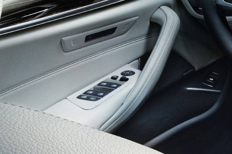 BMW 5 Series Sedan Drivers Side In Side Door Controls BMW 5 Series Sedan Drivers Side In Side Door Controls