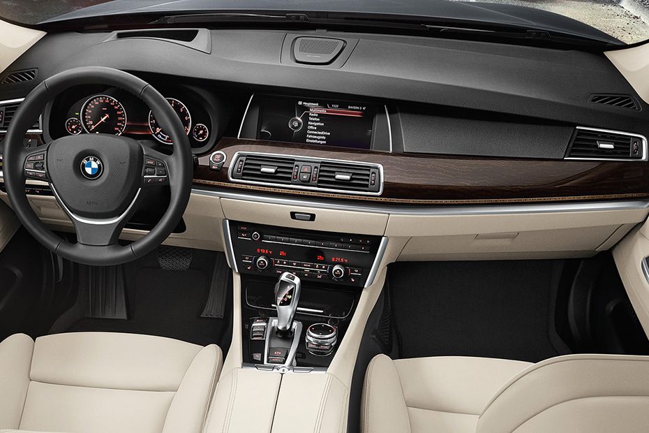 Dashboard View of 5 Series Gran Turismo Dashboard View of 5 Series Gran Turismo