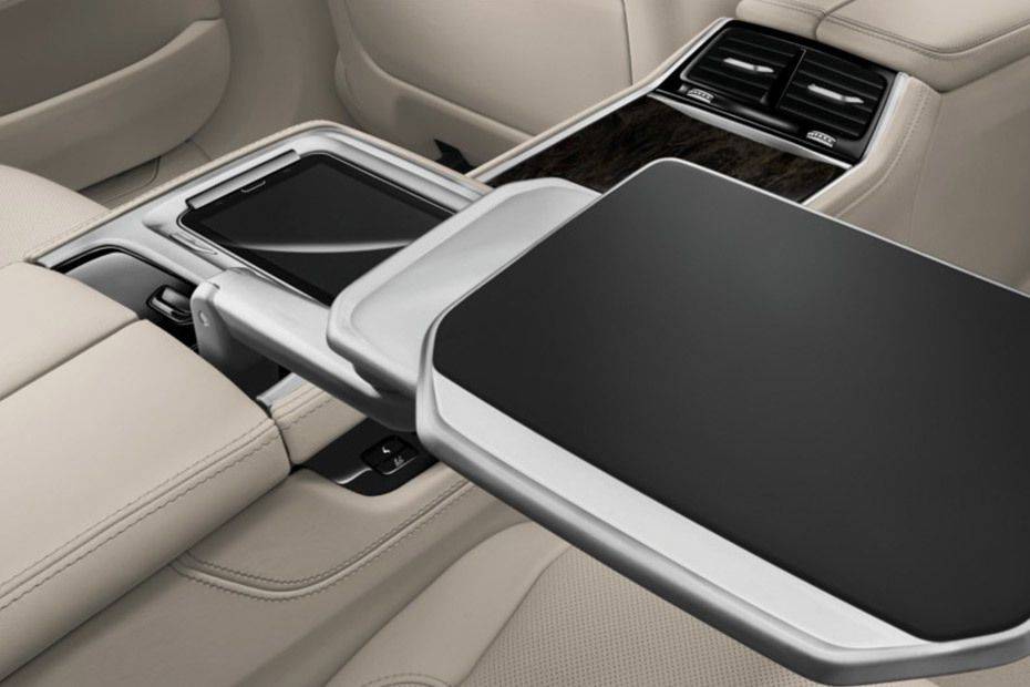 Power Accessories Outlet View of BMW 7 Series Sedan Power Accessories Outlet View of BMW 7 Series Sedan