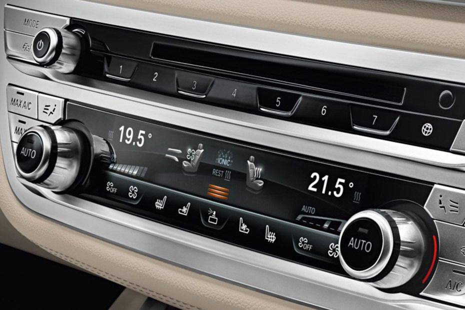 Stereo View of 7 Series Sedan Stereo View of 7 Series Sedan