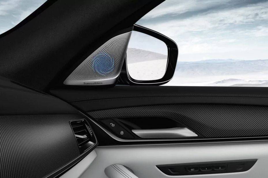 بي إم دبليو M5 Sedan Passengers View بي إم دبليو M5 Sedan Passengers View