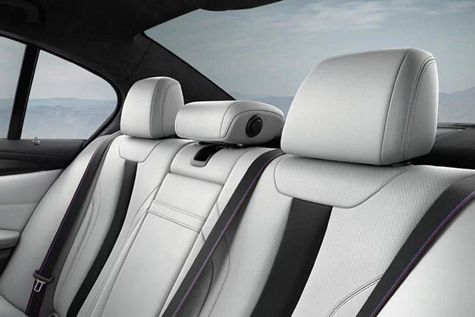 M5 Sedan Rear Seat Head rest M5 Sedan Rear Seat Head rest