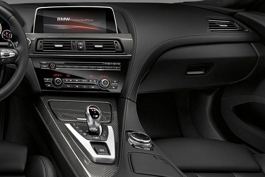 بي إم دبليو M6 Coupe Passengers View بي إم دبليو M6 Coupe Passengers View