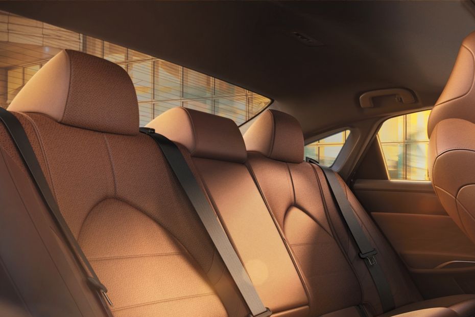 Toyota Avalon (2022-2023) Rear Seats