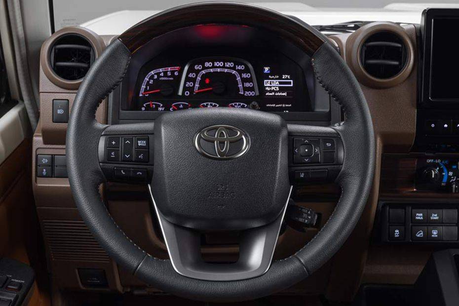 تويوتا لاند كروزر 70 هارد توب Steering Wheel تويوتا لاند كروزر 70 هارد توب Steering Wheel