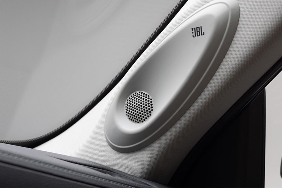 Speakers View of Toyota Highlander Speakers View of Toyota Highlander