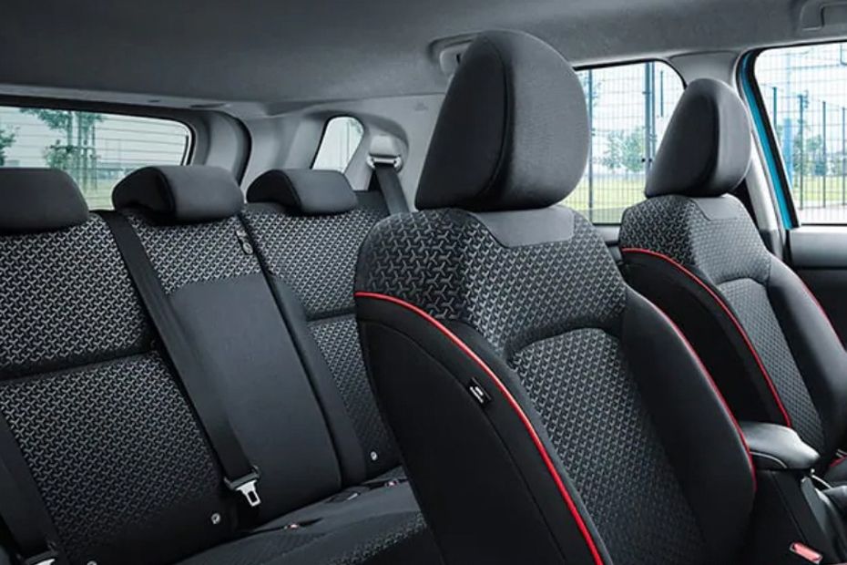 تويوتا رايز Front And Rear Seats Together تويوتا رايز Front And Rear Seats Together