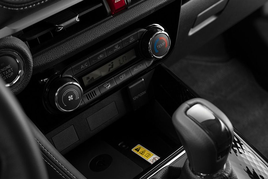 Front AC Controls of Toyota Yaris Front AC Controls of Toyota Yaris