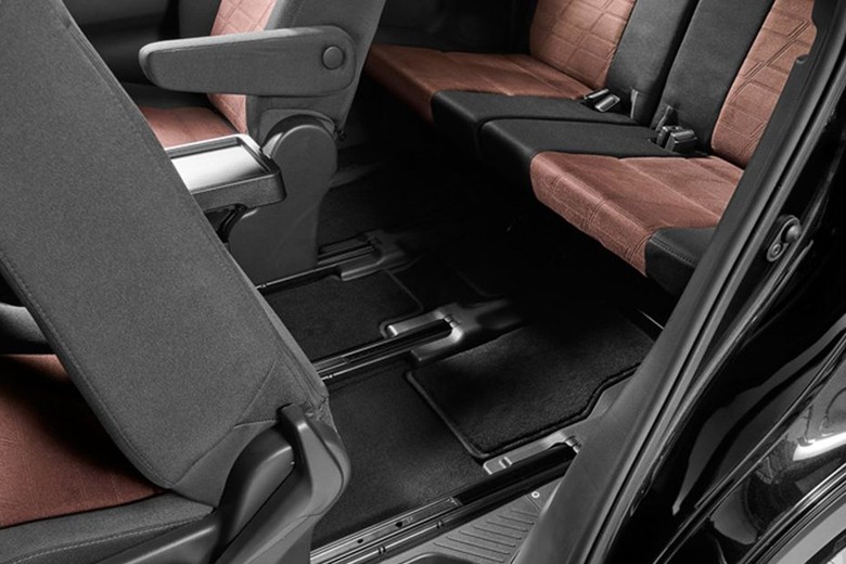 Folding Seats of Toyota Innova