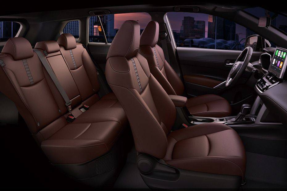 تويوتا كورولا كروس Front And Rear Seats Together تويوتا كورولا كروس Front And Rear Seats Together