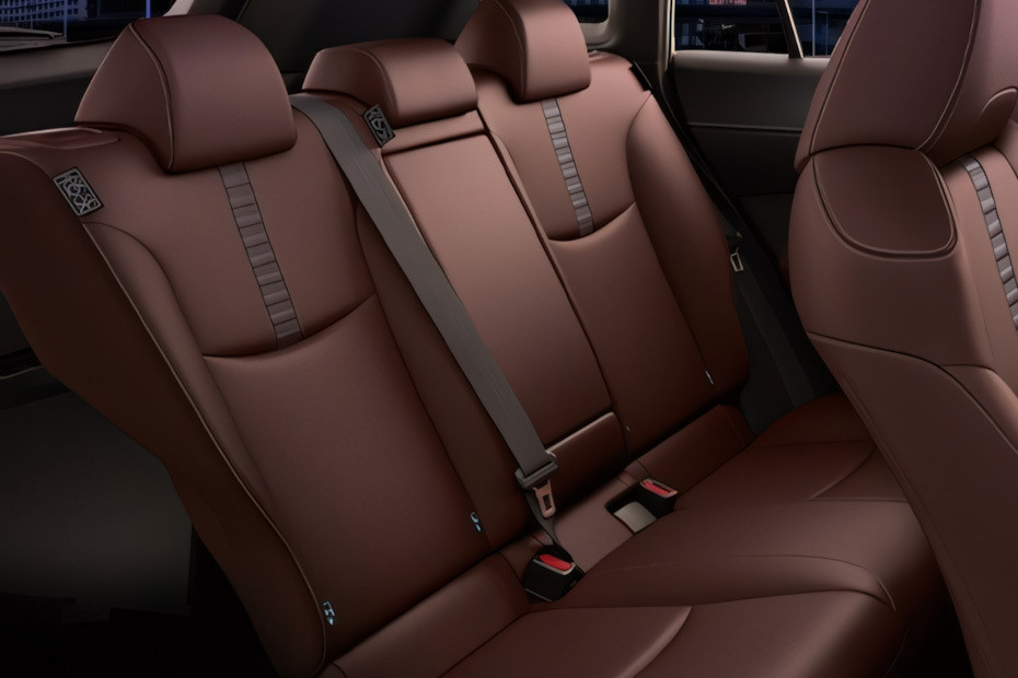 تويوتا كورولا كروس Rear Seats تويوتا كورولا كروس Rear Seats