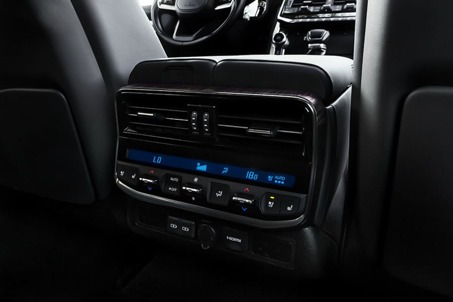 Land Cruiser 300 Rear AC Controls