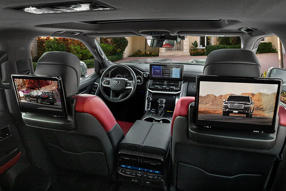 Rear Seat Entertainment of Toyota Land Cruiser 300