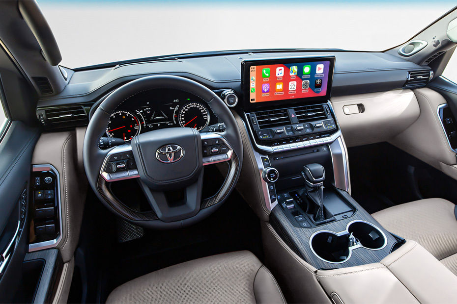 Dashboard View of لاند كروزر HEV ماكس