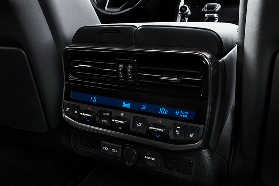 Front AC Controls of Toyota Land Cruiser Front AC Controls of Toyota Land Cruiser