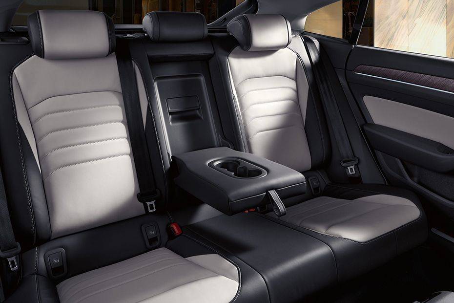 فولكس فاجن Arteon Rear Seats فولكس فاجن Arteon Rear Seats