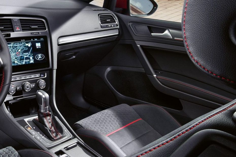 فلكس فاجن Golf TDI Passengers View فلكس فاجن Golf TDI Passengers View