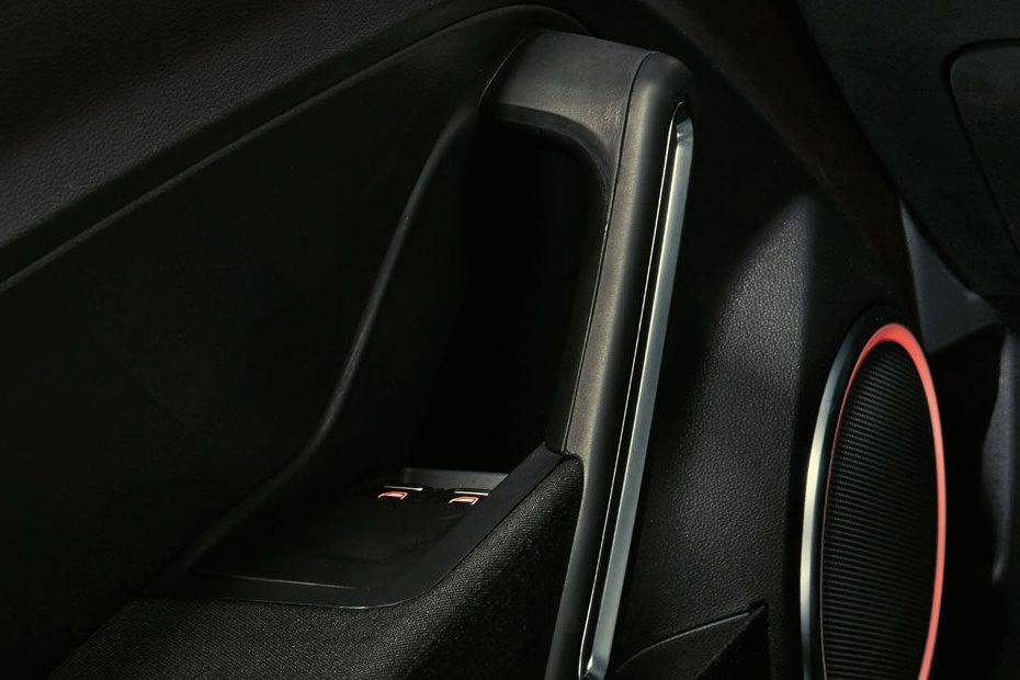 فولكس فاجن Beetle Drivers Side In Side Door Controls فولكس فاجن Beetle Drivers Side In Side Door Controls