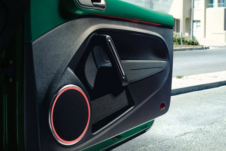 فولكس فاجن Beetle Inside Of Drivers Side Open Door فولكس فاجن Beetle Inside Of Drivers Side Open Door