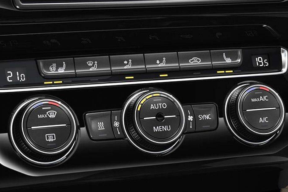 Front AC Controls of فولكس فاجن Touareg (2012-2021) Front AC Controls of فولكس فاجن Touareg (2012-2021)