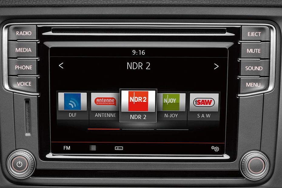 Stereo View of Jetta (2019-2023) Stereo View of Jetta (2019-2023)