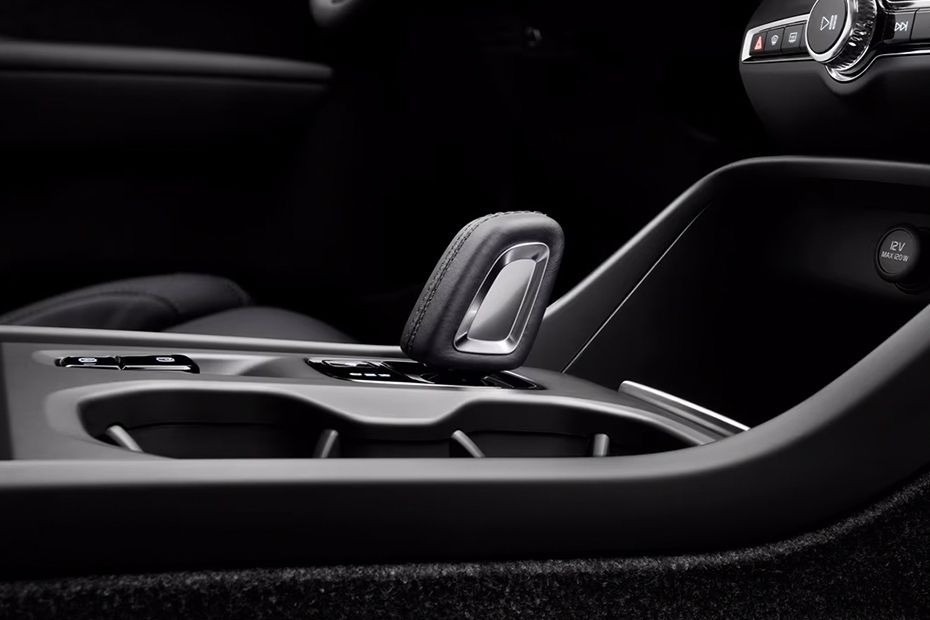 XC40 Cup Holder Side View XC40 Cup Holder Side View