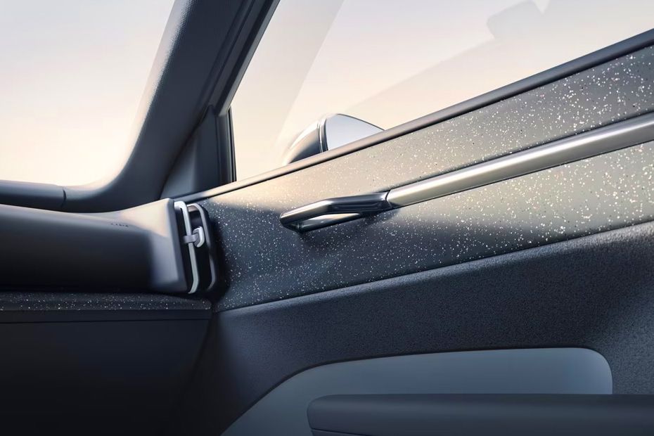 door handle interior of فولفو إكس 30 door handle interior of فولفو إكس 30