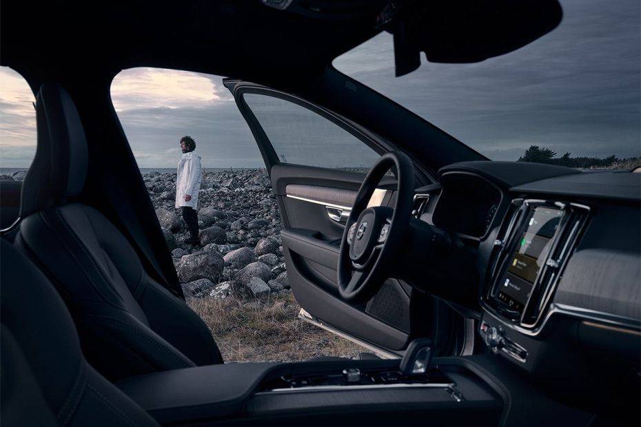 فولفو في 90 كروس كانتري Inside Of Drivers Side Open Door فولفو في 90 كروس كانتري Inside Of Drivers Side Open Door