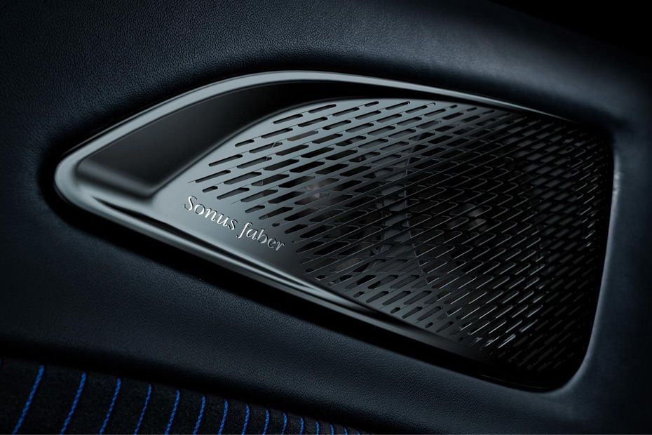 Speakers View of Maserati MC20 Cielo Speakers View of Maserati MC20 Cielo