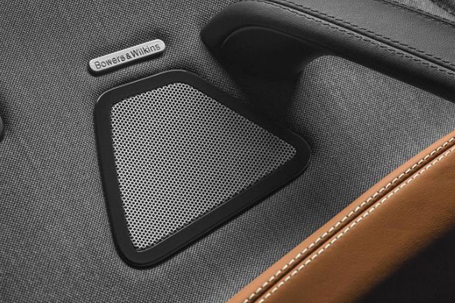 Speakers View of Maserati Ghibli Speakers View of Maserati Ghibli