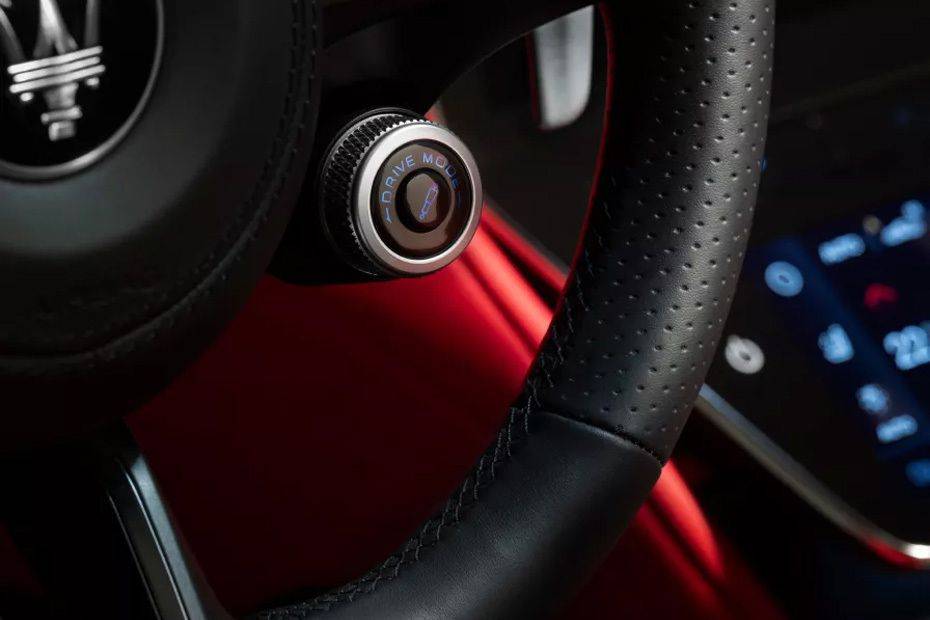 مازيراتي جران كابريو Engine Start Stop Button مازيراتي جران كابريو Engine Start Stop Button