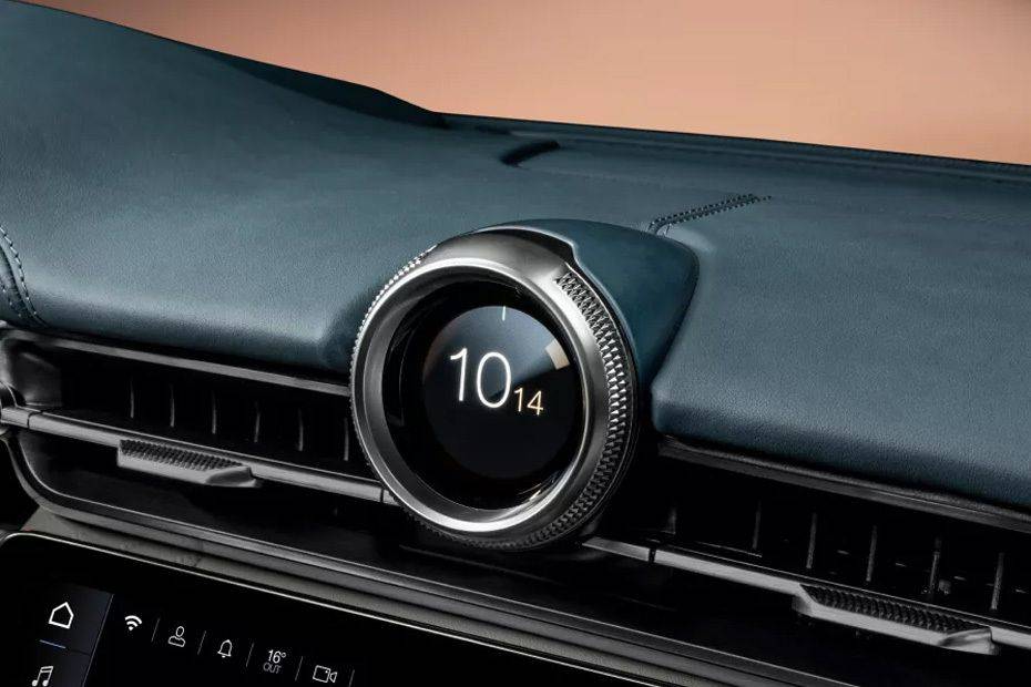 clock in Maserati GranTurismo clock in Maserati GranTurismo