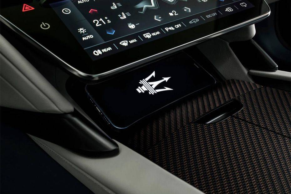 Power Accessories Outlet View of Maserati GranTurismo Power Accessories Outlet View of Maserati GranTurismo