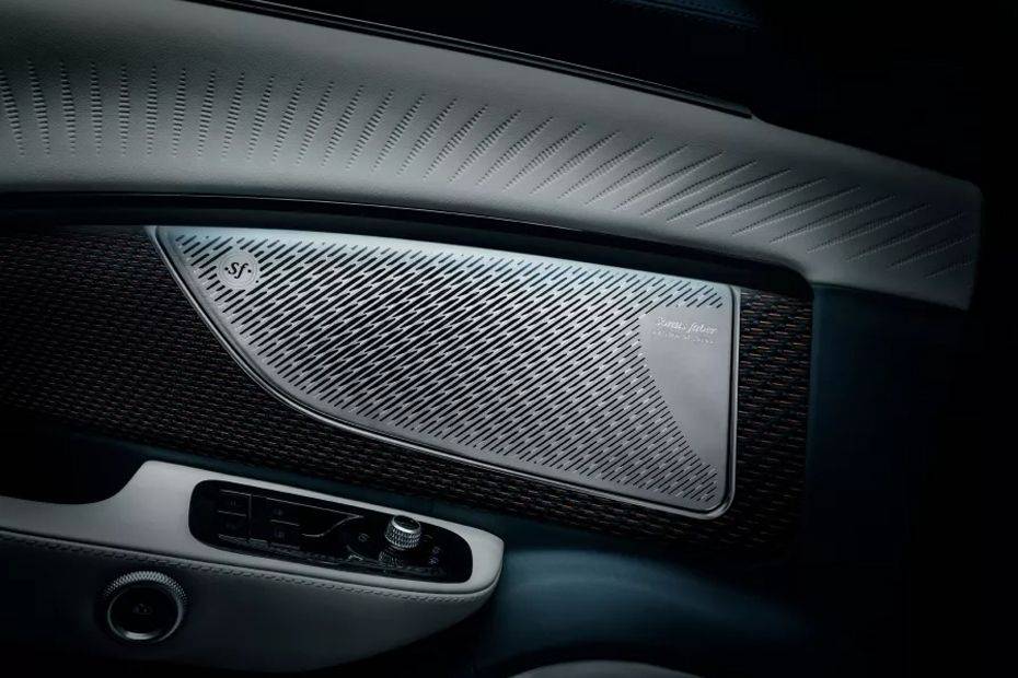 Speakers View of Maserati GranTurismo Speakers View of Maserati GranTurismo