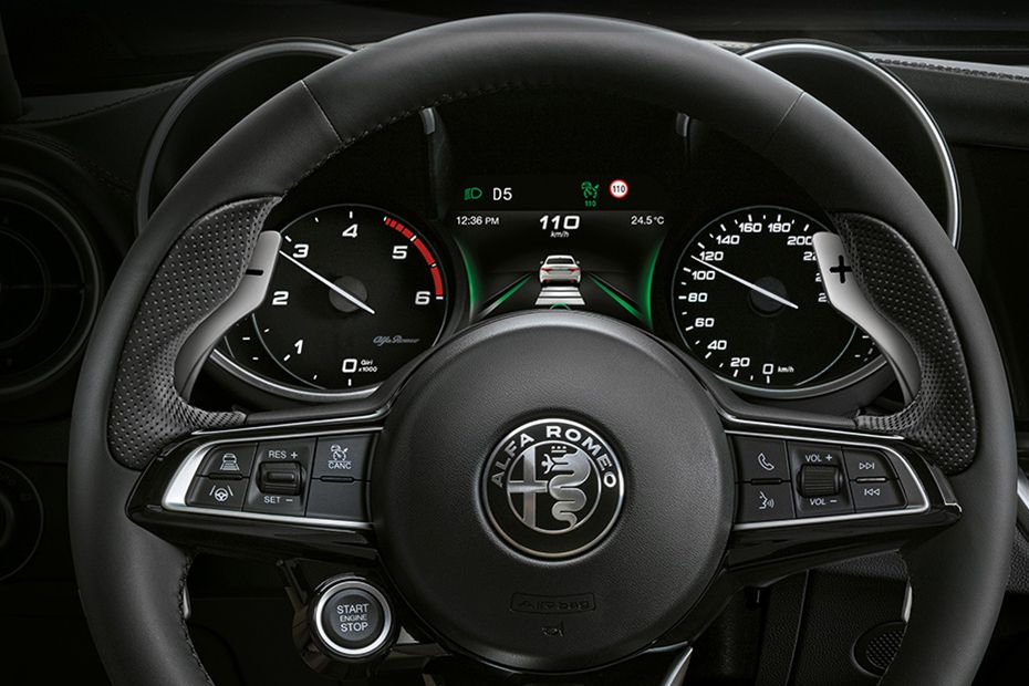 ألفا روميو جوليا Multi Function Steering ألفا روميو جوليا Multi Function Steering
