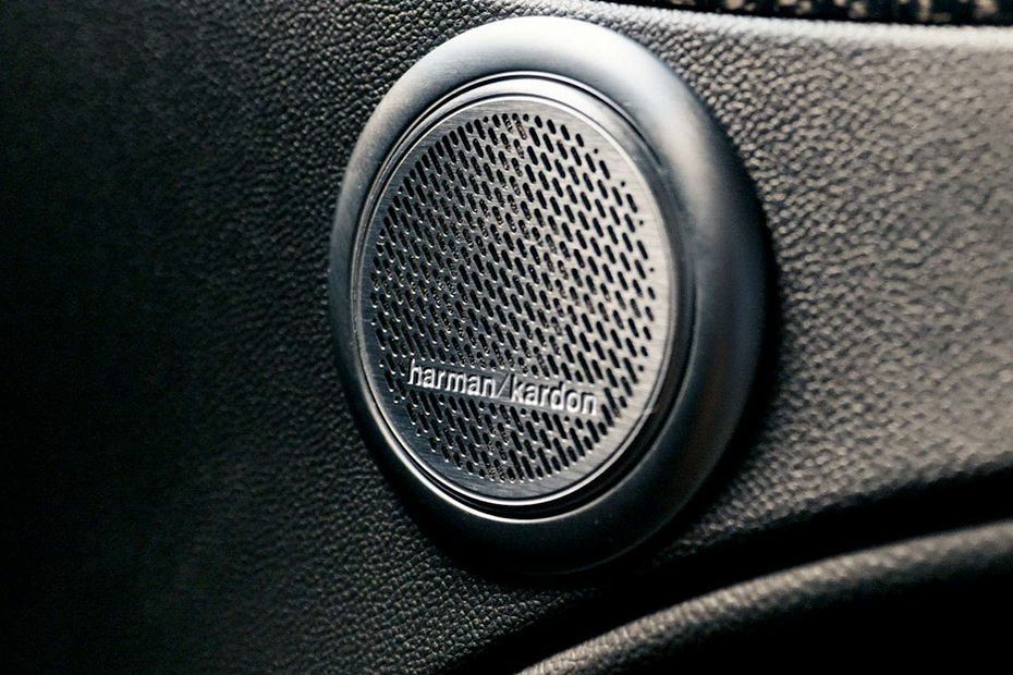 Speakers View of ألفا روميو جوليا Speakers View of ألفا روميو جوليا