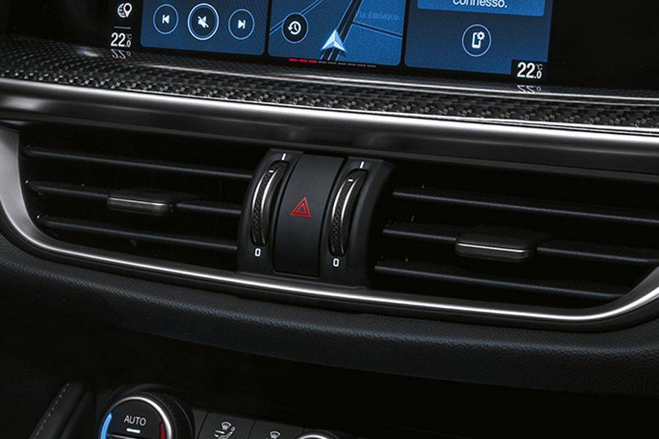 ستلفيو كوادريفوليو Front Ac Vents ستلفيو كوادريفوليو Front Ac Vents