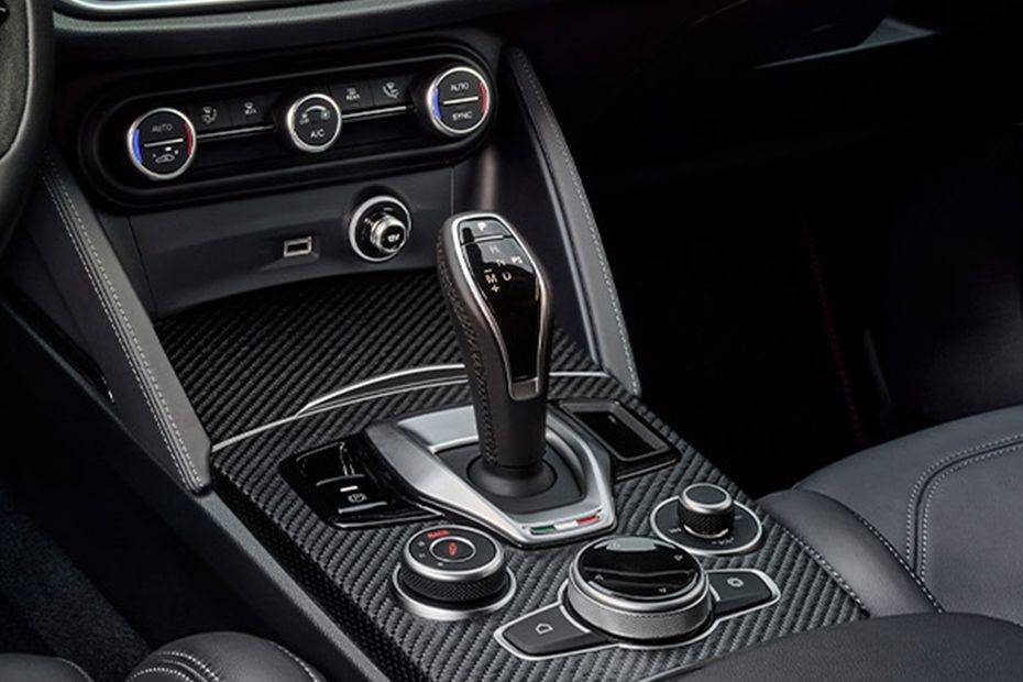 ألفا روميو ستلفيو كوادريفوليو Gear Shifter ألفا روميو ستلفيو كوادريفوليو Gear Shifter
